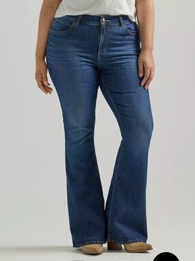 Lee legendary flare mid rise women’s jeans size 18short in blue NWT cotton blend